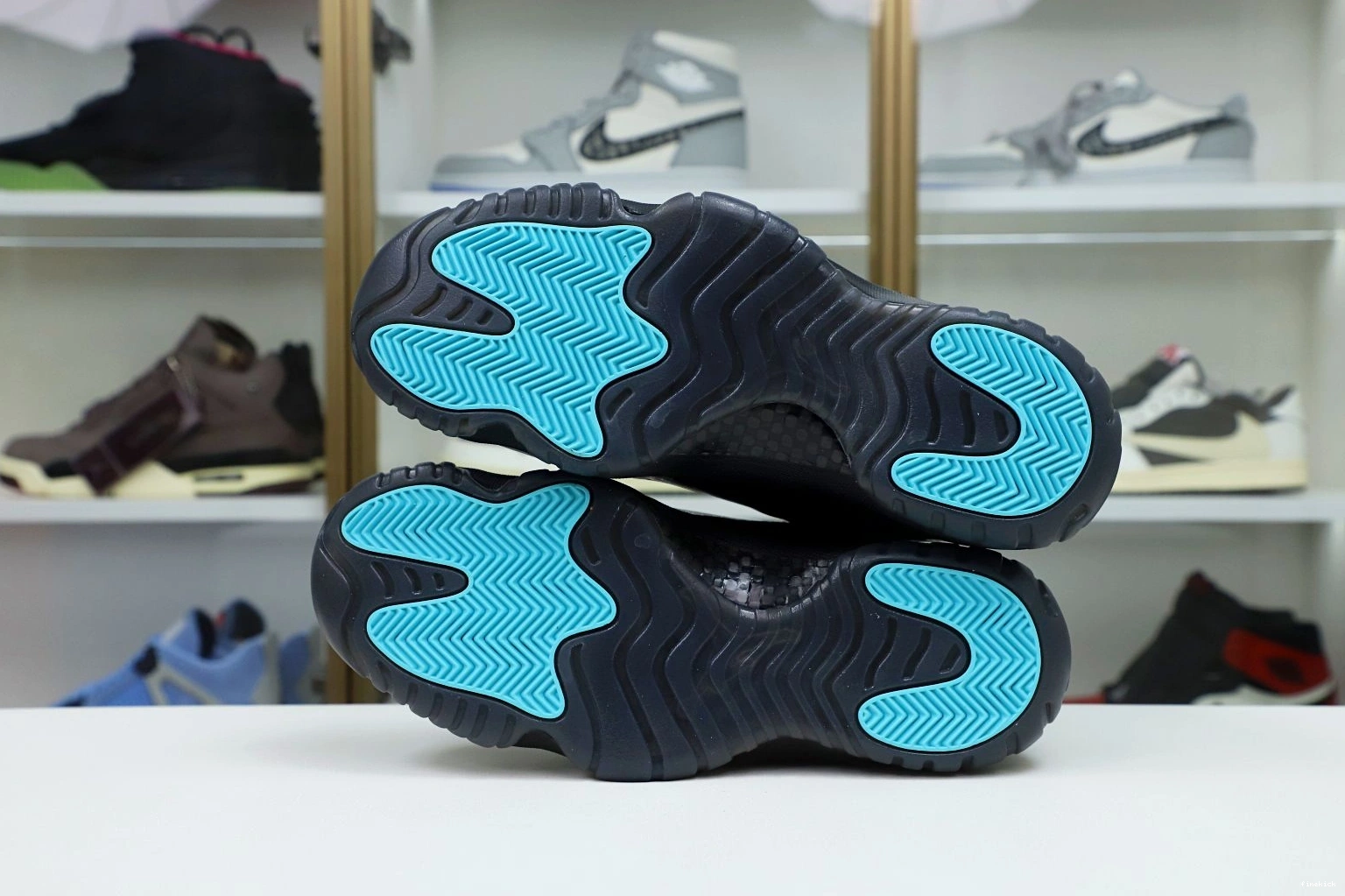 RETRO JORDAN GAMMA BLUE AIR 11 0911